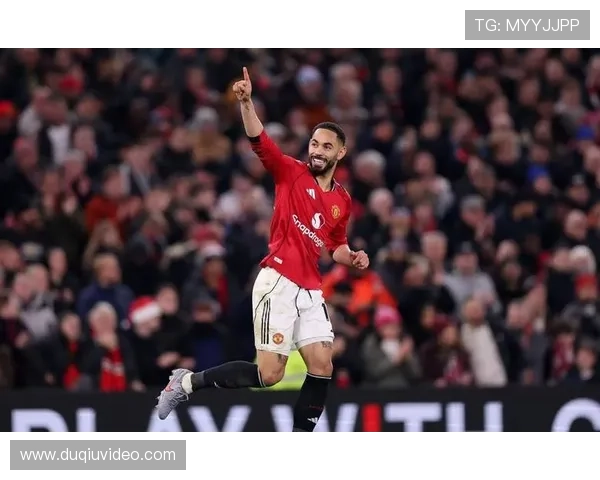 半场曼联多次进球被吹,曼市德比火药味十足